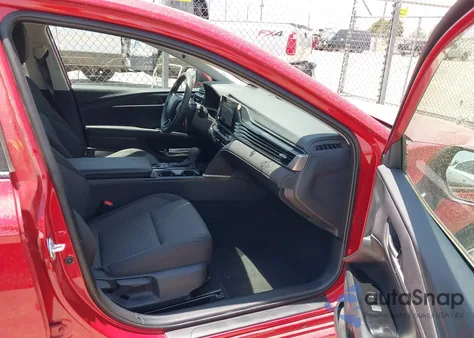 2025 Toyota Camry Le from USA, damaged, VIN 4T1DAACK8SU069138